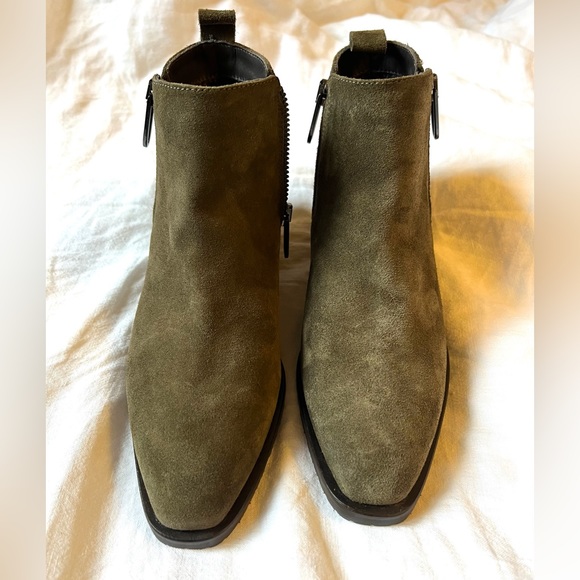 Aquatalia Shoes - NEW AQUATALIA FANTINA OLIVE GREEN SUEDE ANKLE BOOTIE.